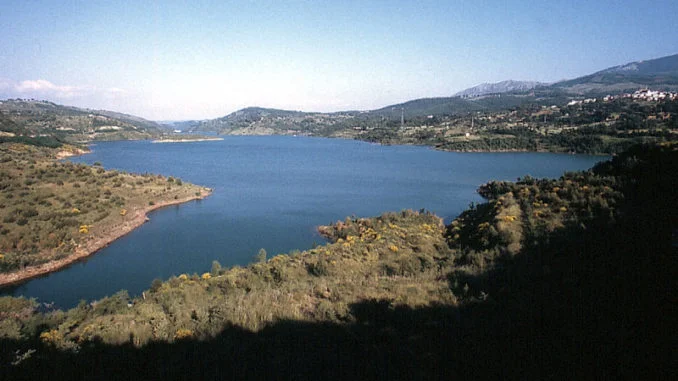 lago-pertusillo