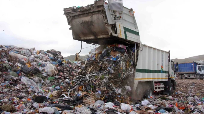 REPORTAGE DALL'INFERNO DELLA DISCARICA DI BELLOLAMPO.