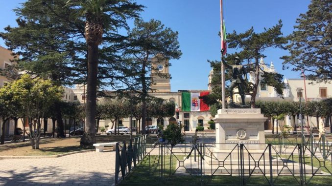 comune con tricolore