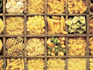 A TAVOLA CALA IL CONSUMO DI PASTA, ENTRANO IN GIOCO GLI CHEF CREATIVI PER FAR TORNARE AD AMARE LA PASTA