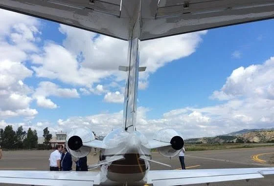 Un aereo sulla pista Mattei di Pisticci (Matera), in Basilicata