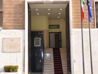 gdf foggia:recuperato un tir carico di sigarette rapinato in autostrada. soccorse due persone 22 15700 2014 00caserma gdf low radiolaser news matera potenza puglia basilicata