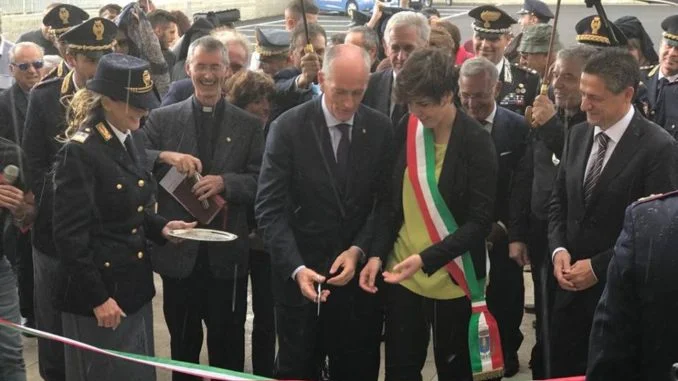 Taglio del nastro