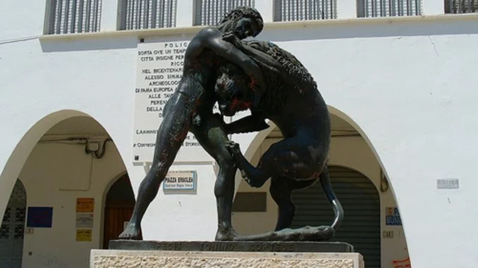 Policoro piazza Heraclea
