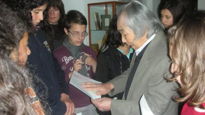 Kengiro-Azuma-al-MIG-per-un-incontro-con-i-ragazzi-della-scuola-media-di-Castronuovo-e-Teana- 23 aprile 2013