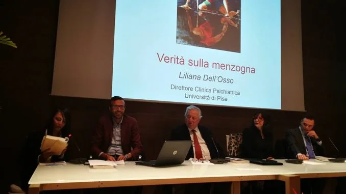 la presentazione del libro con la prof. Liliana Dell'Osso 2