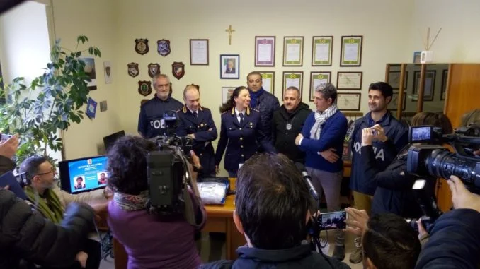 conferenza stampa (Medium)