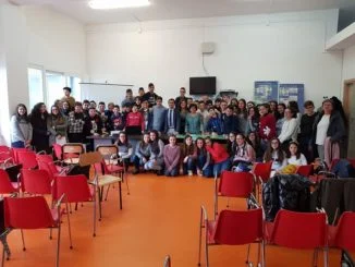 FOIBE-GIORNO DEL RICORDO, AMMINISTRAZIONE COMUNALE E SCUOLE MEDIE RIFLETTONO SUGLI “OLOCAUSTI” DI IERI E DI OGGI.
