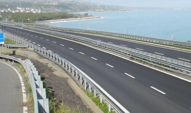 nuova-ss106-sibari--roseto-inizio-lavori-rinviato-alla-fine-del-2017-14-3-2016-14-17-16