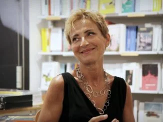 Francesca Palumbo chiude la rassegna letteraria “Al calar del sole”