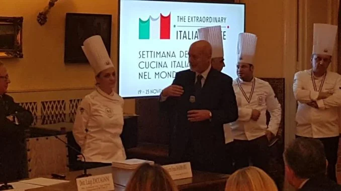 enza barbaro con ambasciatore