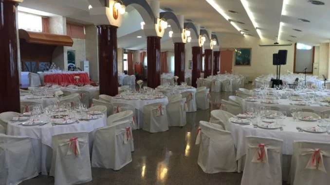 ristorante pronto per cenone 2