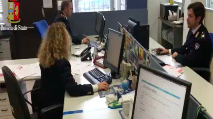 Milano, operazione della Polizia sull'attacco informatico alla piattaforma Rousseau del Movimento 5 Stelle