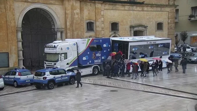 truck in Piazza Vittorio Veneto (Medium)