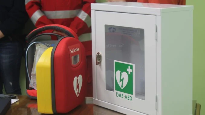 5 - DEFIBRILLATORE