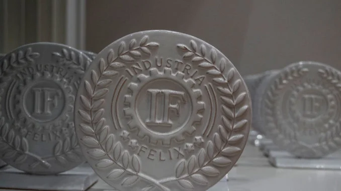 Il brand Industria Felix in ceramica grottagliese