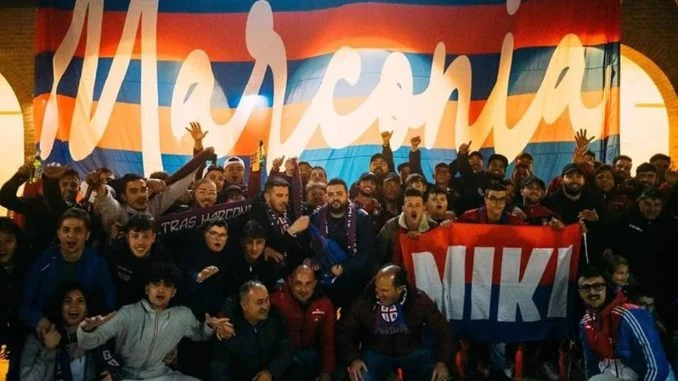 Festa tra tifosi e società
