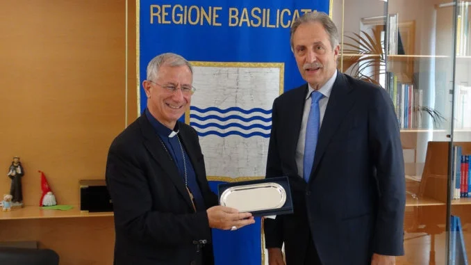 Il presidente Bardi con l'arcivescovo Caiazzo