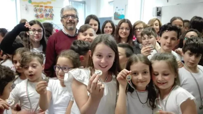 Luigi Maria Caggiano con i finalisti in festa.