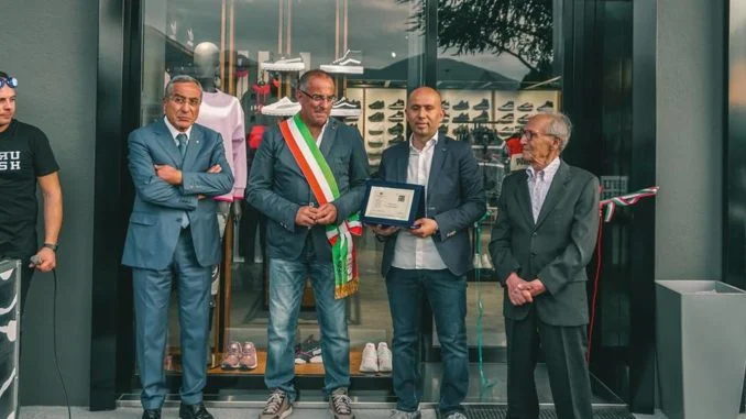 antonio sorrentino con il padre, de mare e l'ex sindaco cantiani