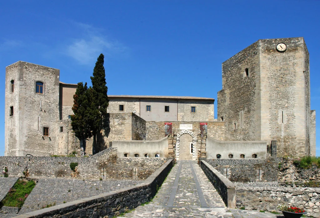 Mostra "Capolavori in rilievo. I sarcofagi di Atella e Rapolla"