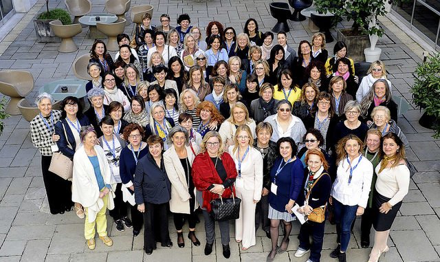 rosa gentile insieme a imprenditrici