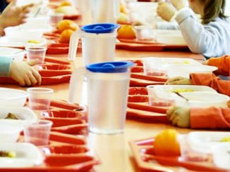 mensa e trasporto scolastico: rimborso per i servizi non fruiti 93 mensa scolastica 195410.660x368 radio laser news matera potenza puglia basilicata