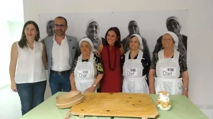 i sindaci di Rotondella e Casalfiumanese con le nonne chef