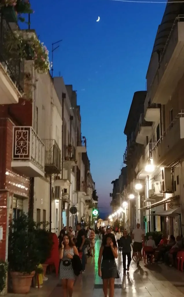 PISTICCI: LA NOSTRA STORIA. QUEL MITICO CORSO MARGHERITA GRAN SALOTTO DELLA NOSTRA CITTA'.