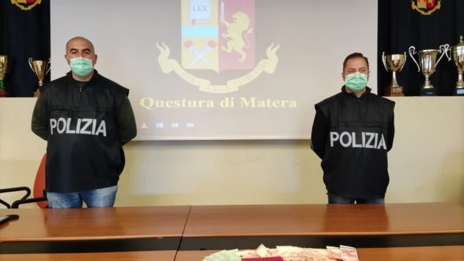 materiale sequestrato dalla Squadra Mobile 2 (Medium)