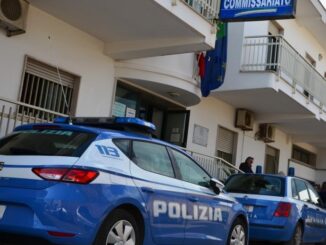 manduria: molestava passanti e avventori di un bar. arrestato dalla polizia.