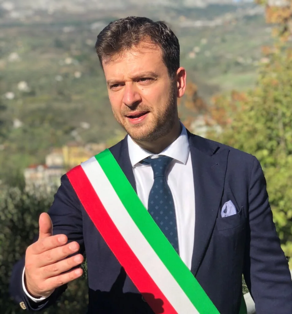 A VIETRI DI POTENZA UN PERCORSO PEDONALE PANORAMICO ATTREZZATO