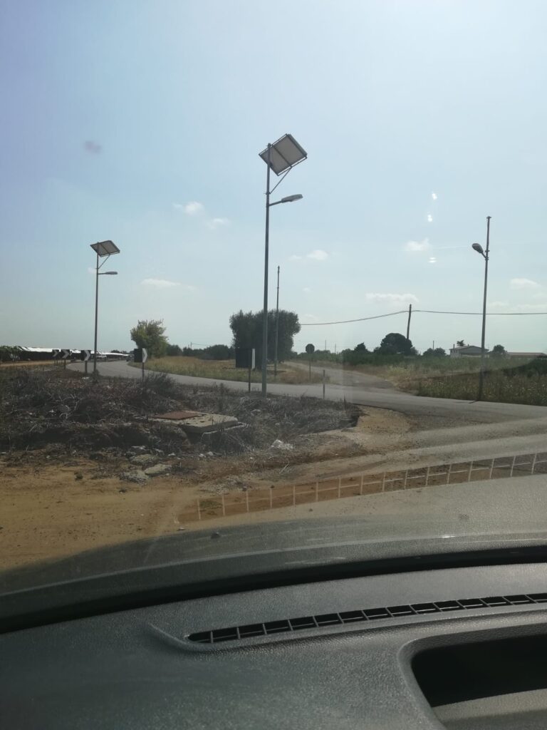 PISTICCI: QUADRIVIO DI CAPOROTONDO IMPIANTI ILLUMINANTI SPENTI DA OLTRE 2 ANNI. PERICOLO PER LA CIRCOLAZIONE