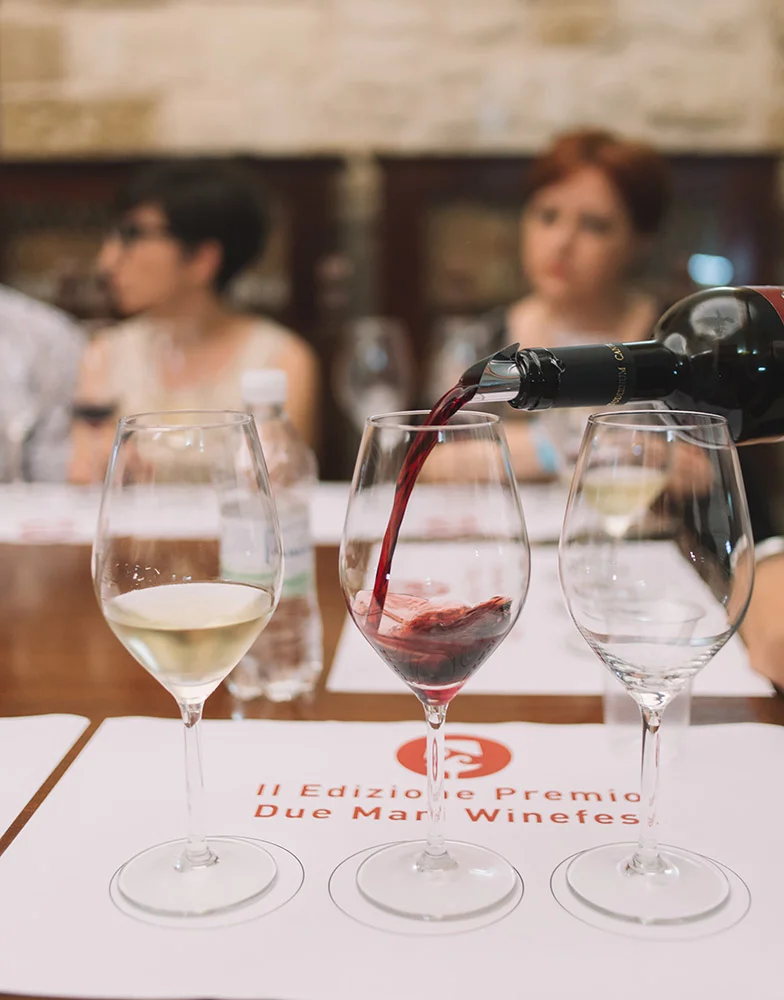 A Villa Peripato (Taranto) dal 19 al 22 agosto, una serie di appuntamenti condotti da chef e accompagnati dai migliori vini delle cantine pugliesi. Anche presentazione di libri e degustazioni di oli.