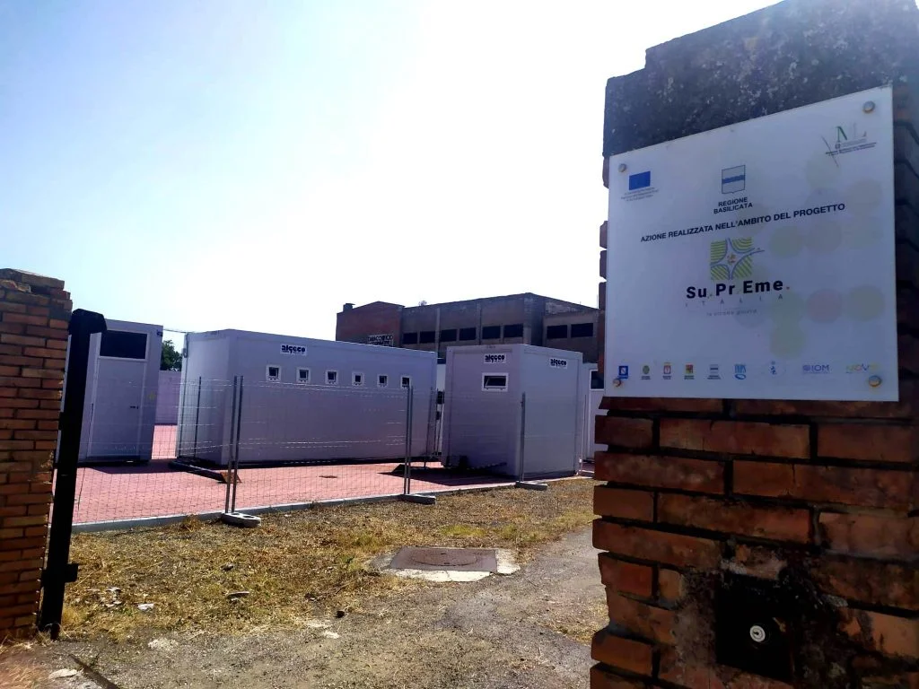 Attivo il centro di accoglienza di Palazzo San Gervasio, pronto ad accogliere oltre 200 lavoratori stagionali.
