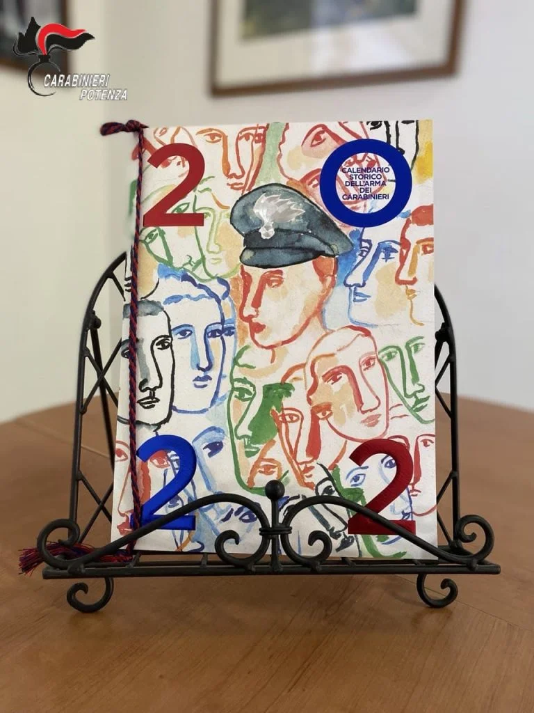 Carlo Lucarelli e il Maestro Sandro Chia per il Calendario Storico dell’Arma 2022