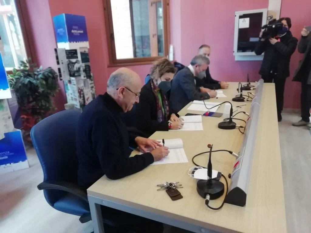 Sottoscritto protocollo d’intesa contro racket e usura tra Fondazione ''Interesse Uomo'' e sindacati