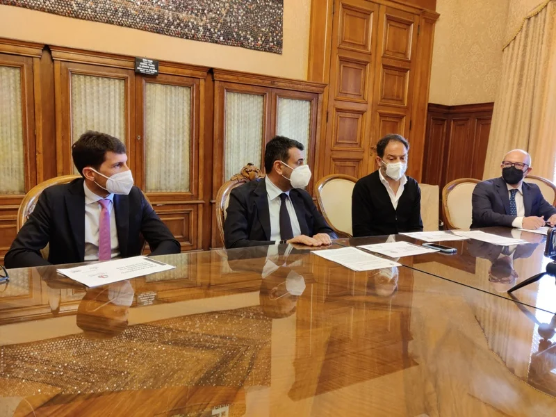 <strong>PRESENTATO IL PIANO STRAORDINARIO PER LA RACCOLTA DIFFERENZIATA E LA PULIZIA DELLA CITTÀ DI BARI</strong>