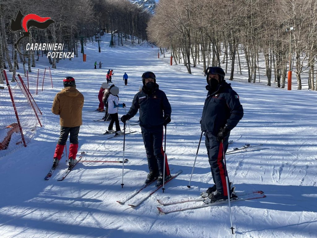 Viggiano (PZ): Carabinieri vicini ai cittadini anche sulle piste da sci del potentino.