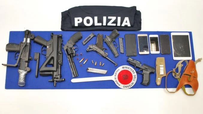 oggetti sequestrati (Medium)