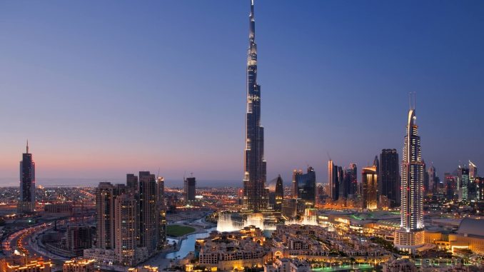 emirati-dubai-vista-dellorizzontei-del-centro-commerciale-che-mostra-burj-khalifa-1920x1664-24845