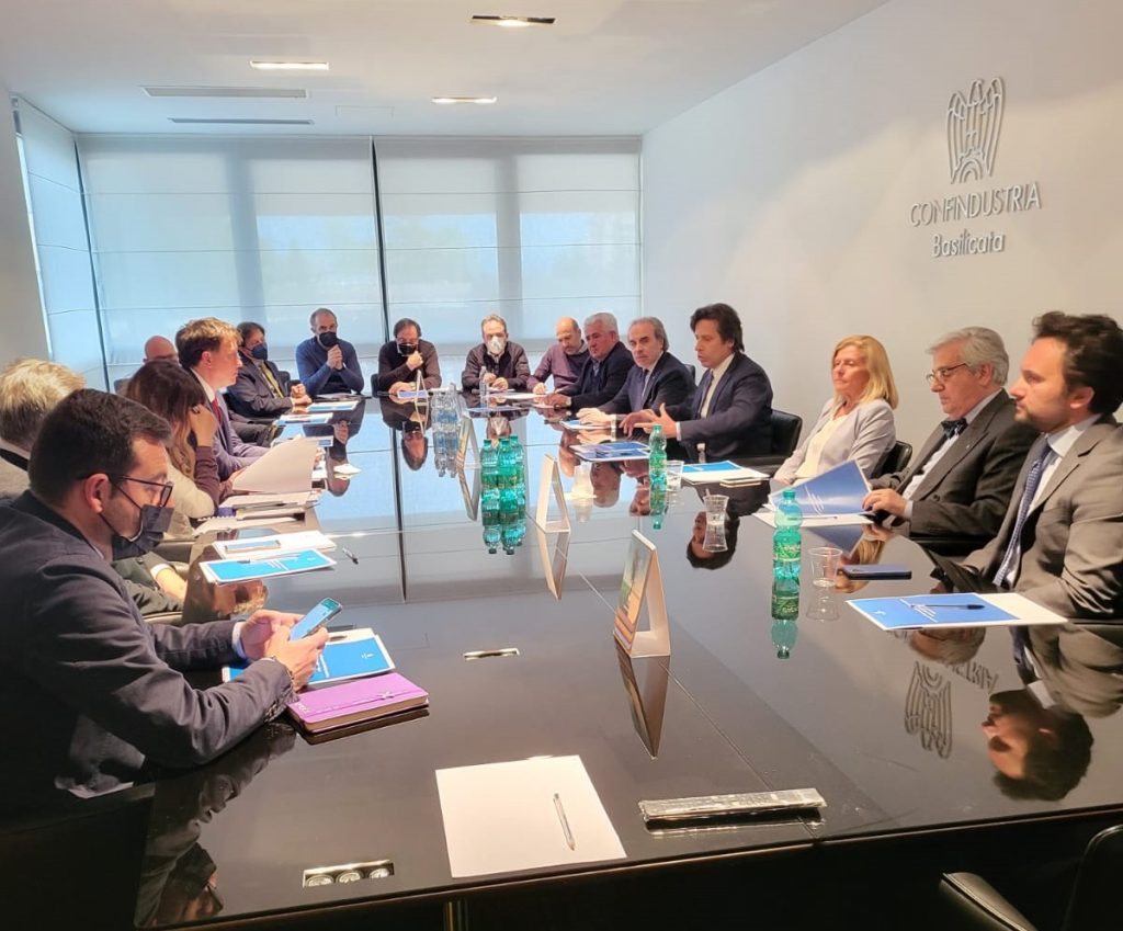 misure per le imprese, confindustria basilicata incontra l’assessore regionale gallella 3 complessiva radiolaser news matera potenza puglia basilicata