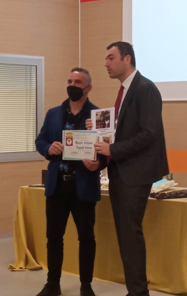 assegnato dalla regione puglia il titolo di “maestro artigiano” ad antonio pappada’ - il ramaio di specchia 2 pappada maestro artigiano 2022 1 radiolaser news matera potenza puglia basilicata