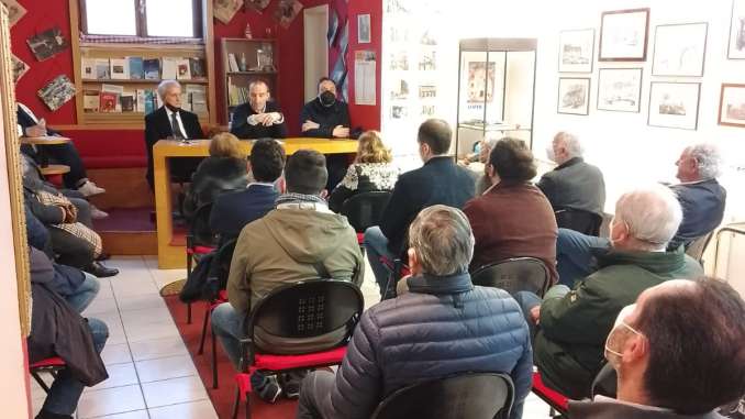 Scuola politica Angilla vecchia