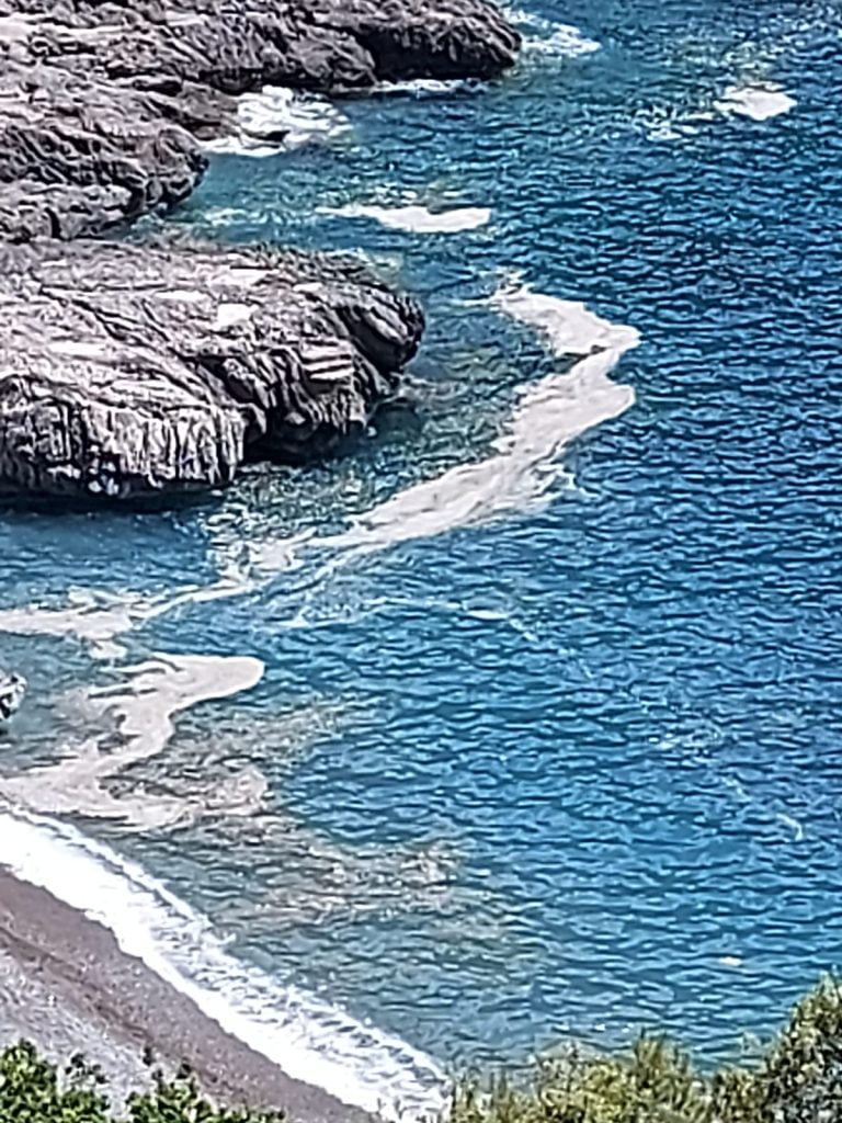 consorzio turistico maratea chiede a bardi conferenza di servizio su “emergenza ambientale” 1 strisce schiuma bianca. acquafredda. 2 radiolaser news matera potenza puglia basilicata