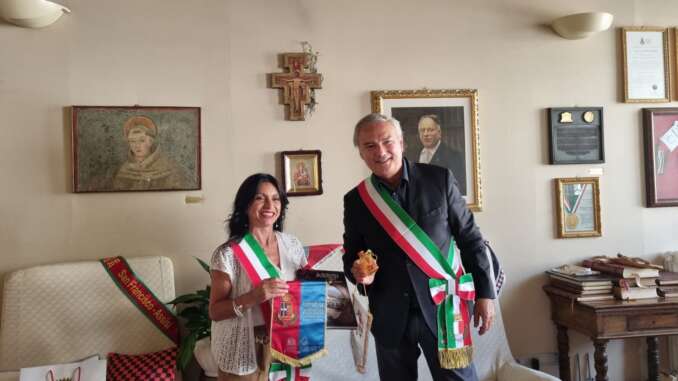 18-08-22 5° anniversario del Patto dell’amicizia tra Bari e Assisi_Cascella con la sindaca Proietti