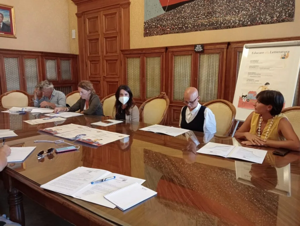 “EDUCARE ALLA LETTERATURA”OGGI LA PRESENTAZIONE DELLA RASSEGNA A PALAZZO DI CITTÀ