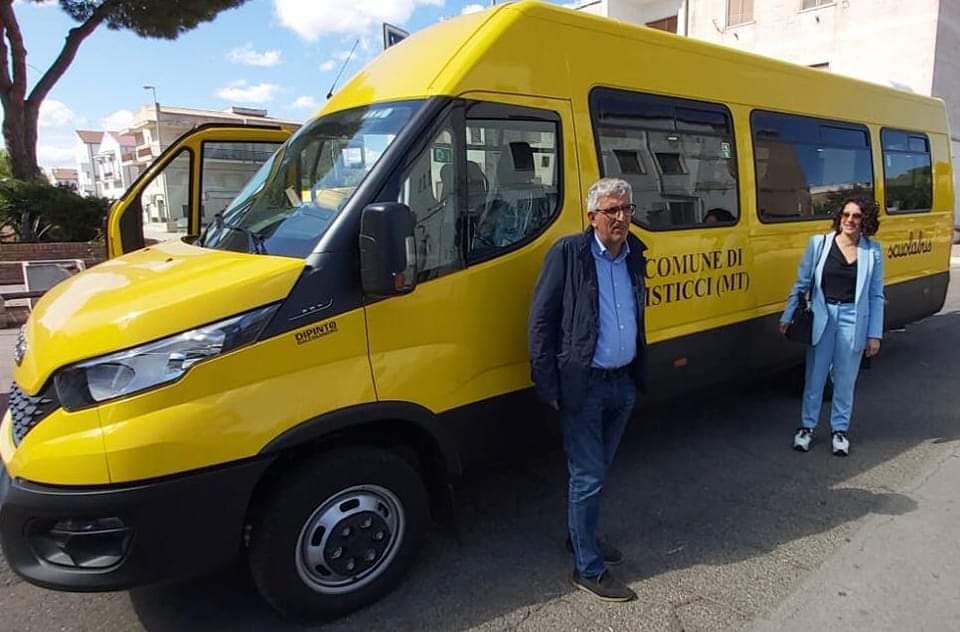Il Comune di Pisticci ha un nuovo scuolabus.
