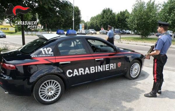 potenza: nascondeva 115 grammi di droga nelle scarpe da ginnastica. arrestato dai carabinieri. 1 foto 1.. radio laser news matera potenza puglia basilicata