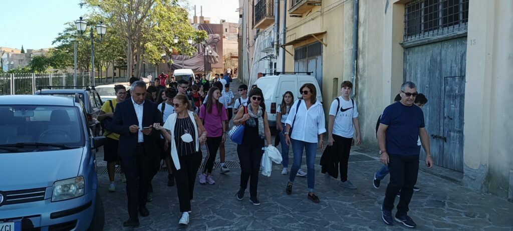 <strong>una scuola sempre più all’avanguardia e fucina di iniziative di innovazione sul proprio territorio. a montalbano jonico incontro di due classi prime degli istituendi corsi del liceo scientifico con indirizzo sportivo di scanzano jonico e del liceo scientifico quadriennale tred di matera. </strong> 1 whatsapp image 2022 09 14 at 16.42.57 radiolaser news matera potenza puglia basilicata